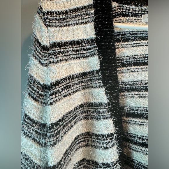 Calvin Klein Cardigan Women’s Black White Striped Fuzzy Eyelash Cropped Open - Picture 4 of 16